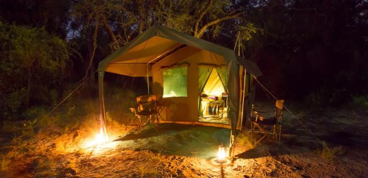 Voyage sur-mesure, Campement Grand Confort avec véranda